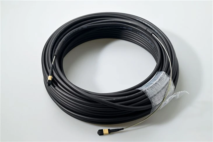 MTP MPO Fiber Patch Cords Брониран кабел